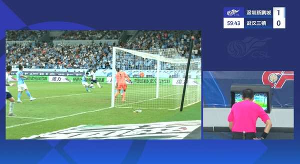 中超再现争议判罚 三镇外援点射扳平 深圳后卫伤退酿悲剧