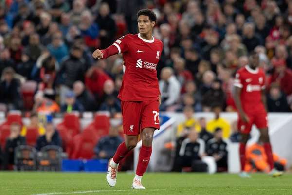 勒沃库森瞄准英超西甲双星，中卫补强锁定宽萨与巴代