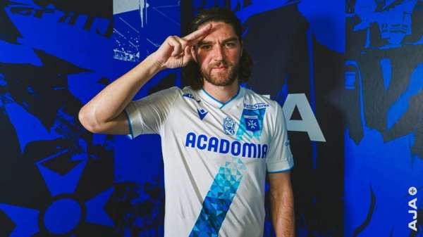 智利铁闸登陆法甲 欧塞尔200万欧元锁定全能后卫塞拉尔塔